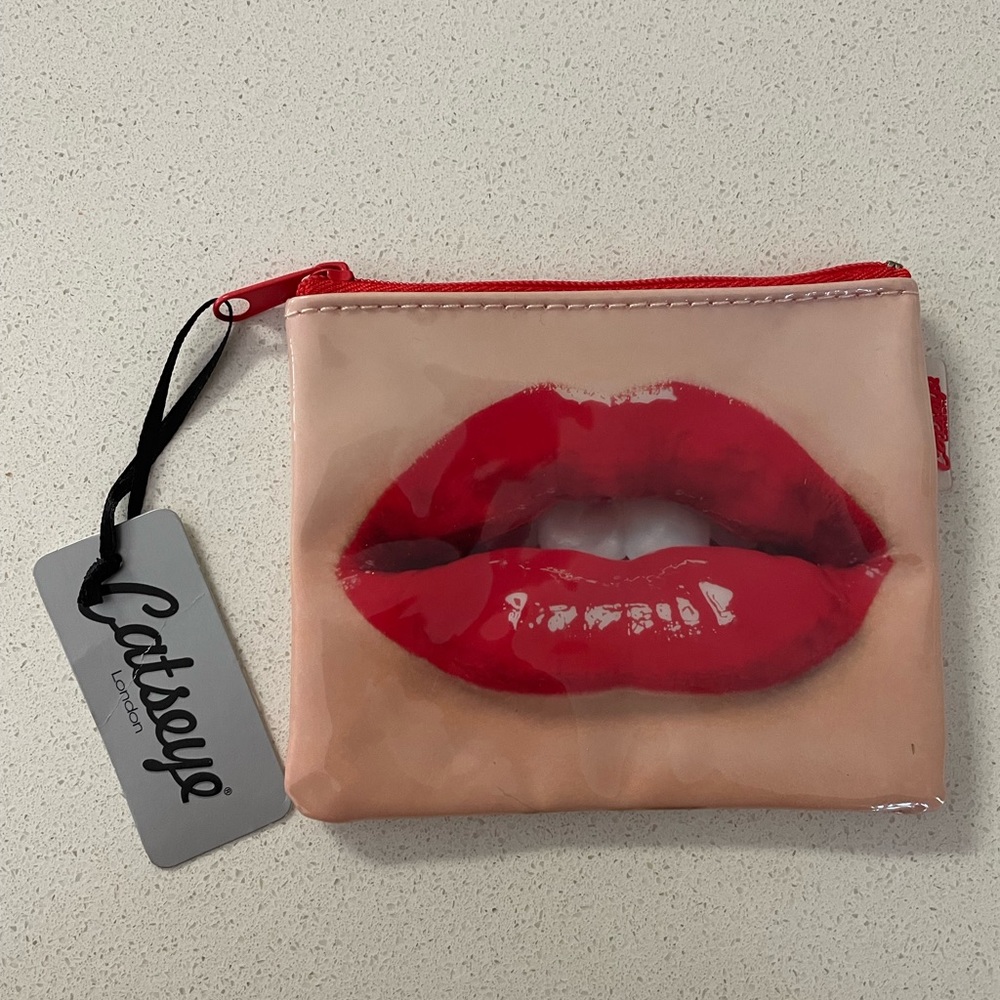 Catseye lips coin purse